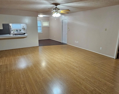 4218 Ember Lane - Photo Thumbnail 4