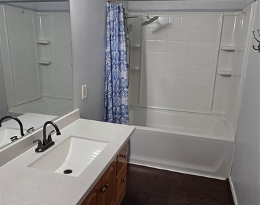 4218 Ember Lane - Photo Thumbnail 6