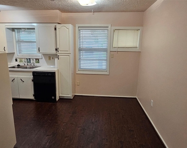 4218 Ember Lane - Photo Thumbnail 5