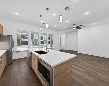 2714 Drew Street - Photo Thumbnail 8
