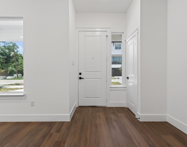 2714 Drew Street - Photo Thumbnail 27