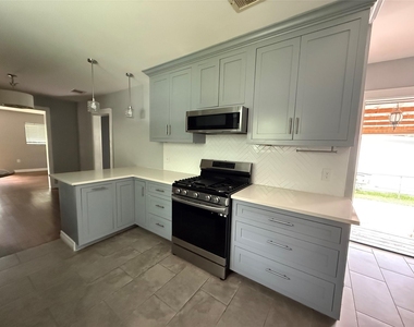 7144 Kernel Street - Photo Thumbnail 3
