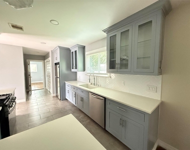 7144 Kernel Street - Photo Thumbnail 2