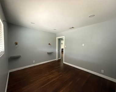 7144 Kernel Street - Photo Thumbnail 6