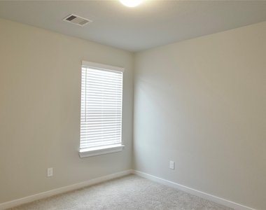3207 Tilley Drive - Photo Thumbnail 31