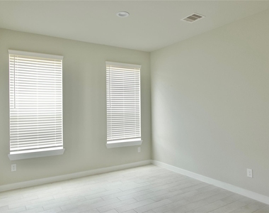 3207 Tilley Drive - Photo Thumbnail 20