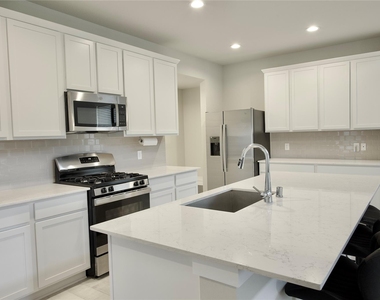3207 Tilley Drive - Photo Thumbnail 8