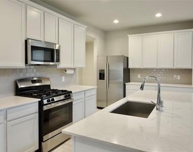 3207 Tilley Drive - Photo Thumbnail 9