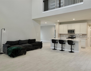 3207 Tilley Drive - Photo Thumbnail 17