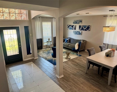 3819 Teal Maple Court - Photo Thumbnail 3