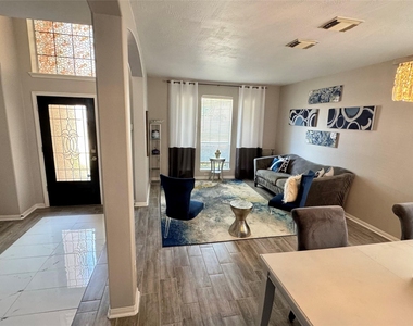 3819 Teal Maple Court - Photo Thumbnail 2