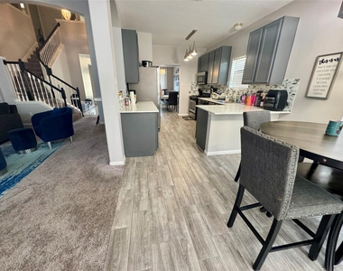 3819 Teal Maple Court - Photo Thumbnail 7