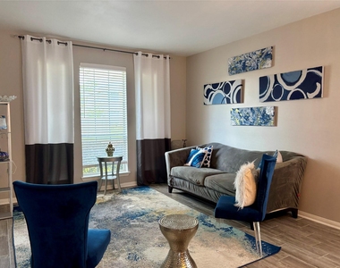 3819 Teal Maple Court - Photo Thumbnail 4
