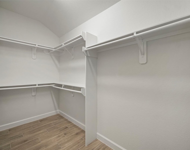 1078 Saint Clair Street - Photo Thumbnail 29