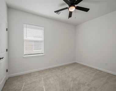 1078 Saint Clair Street - Photo Thumbnail 23