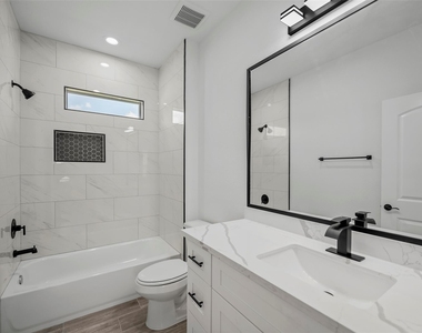 1078 Saint Clair Street - Photo Thumbnail 20