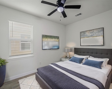 1078 Saint Clair Street - Photo Thumbnail 22