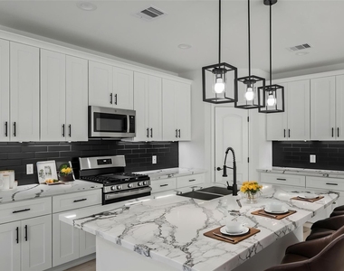 1078 Saint Clair Street - Photo Thumbnail 8