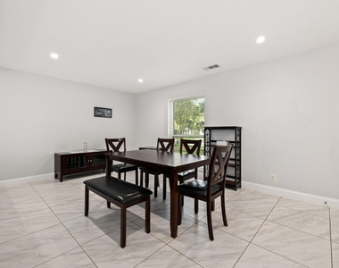 2114 Briargreen Drive - Photo Thumbnail 12