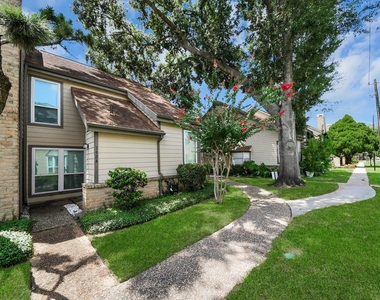 742 Country Place Drive - Photo Thumbnail 2