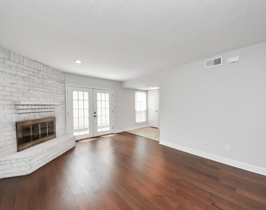 742 Country Place Drive - Photo Thumbnail 9
