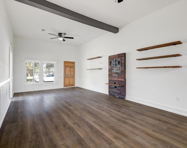 158 E 7th Street - Photo Thumbnail 1