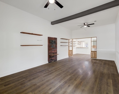 158 E 7th Street - Photo Thumbnail 7