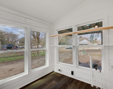 158 E 7th Street - Photo Thumbnail 29