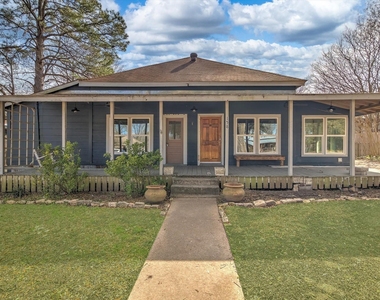 158 E 7th Street - Photo Thumbnail 4