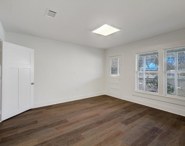 158 E 7th Street - Photo Thumbnail 16