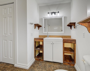 158 E 7th Street - Photo Thumbnail 18