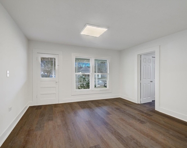158 E 7th Street - Photo Thumbnail 14