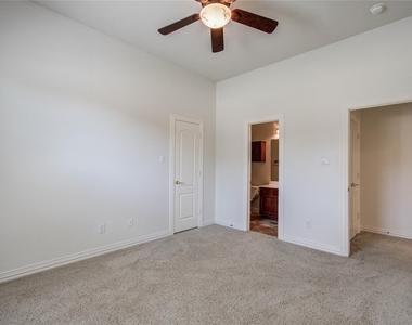 7814 Heron Lakes Drive - Photo Thumbnail 9