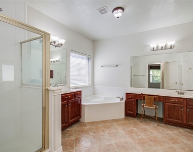 7814 Heron Lakes Drive - Photo Thumbnail 33