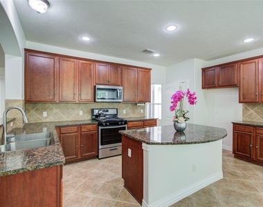 7814 Heron Lakes Drive - Photo Thumbnail 18