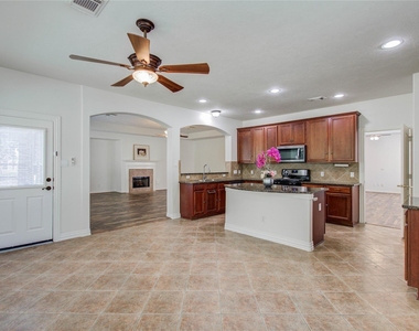 7814 Heron Lakes Drive - Photo Thumbnail 23