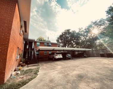 9006 Ilona Ln - Photo Thumbnail 3