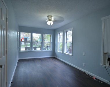 103 Cosmos Street - Photo Thumbnail 2