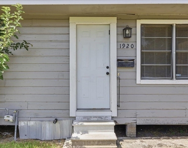 1920 May Street - Photo Thumbnail 18