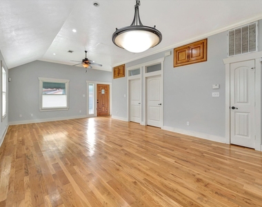 4628 Kermit Street - Photo Thumbnail 5