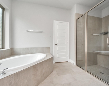 6314 Cord Grass Court - Photo Thumbnail 9