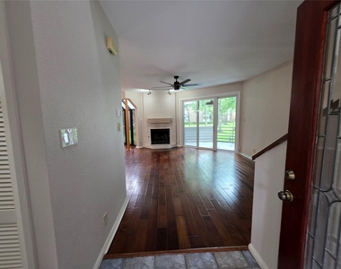 2013 Enterprise Avenue - Photo Thumbnail 5