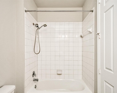 18225 Crystal Knoll Drive - Photo Thumbnail 26