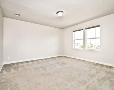 18225 Crystal Knoll Drive - Photo Thumbnail 12