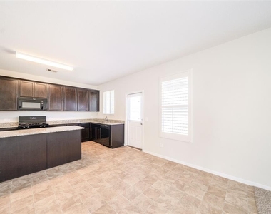 15810 Mountain Willow Way - Photo Thumbnail 4