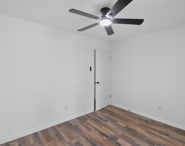 5675 Sylmar Road - Photo Thumbnail 17