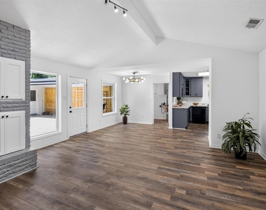 5675 Sylmar Road - Photo Thumbnail 10