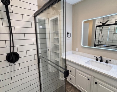 4526 Mccleester Drive - Photo Thumbnail 13