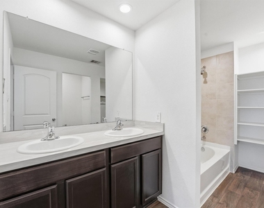 2419 Roaming Elk Court - Photo Thumbnail 11