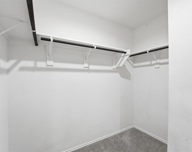 2419 Roaming Elk Court - Photo Thumbnail 13